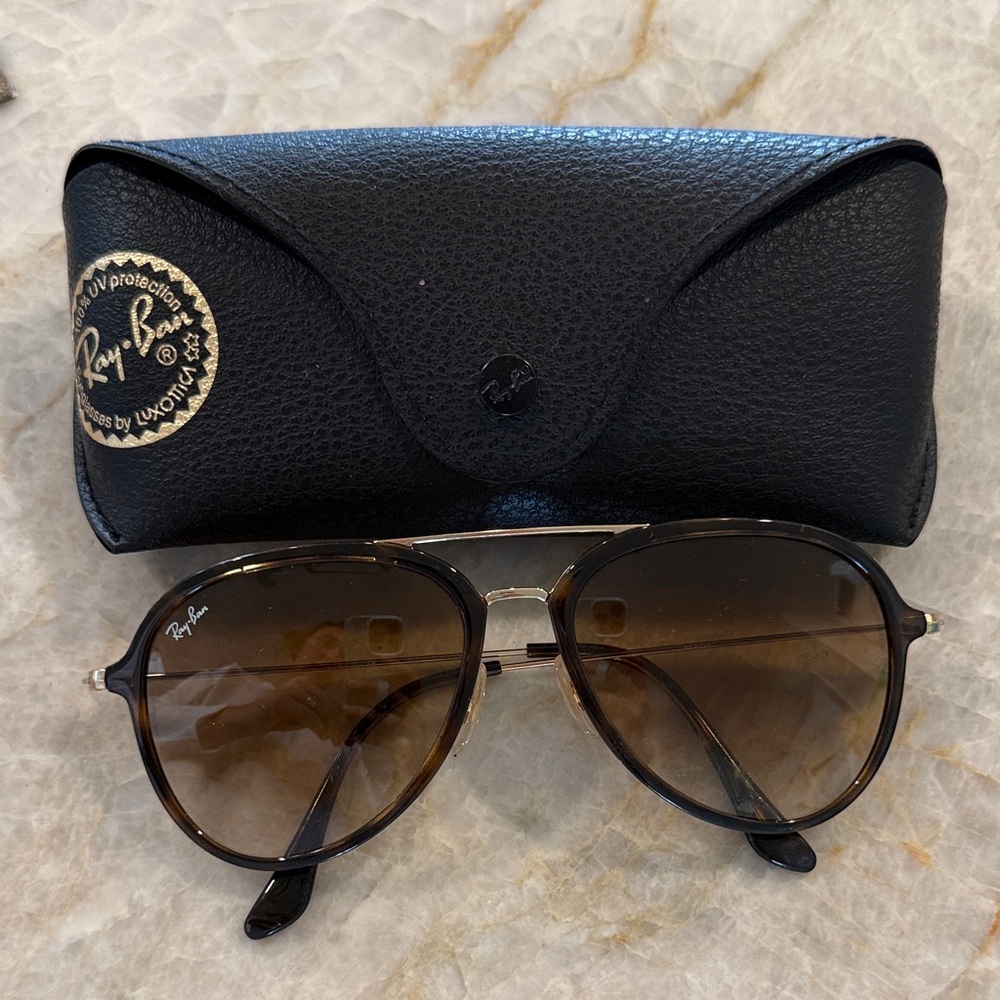 Ray-Ban Women's Brown Gradient Aviator Sunglasses with Black Case